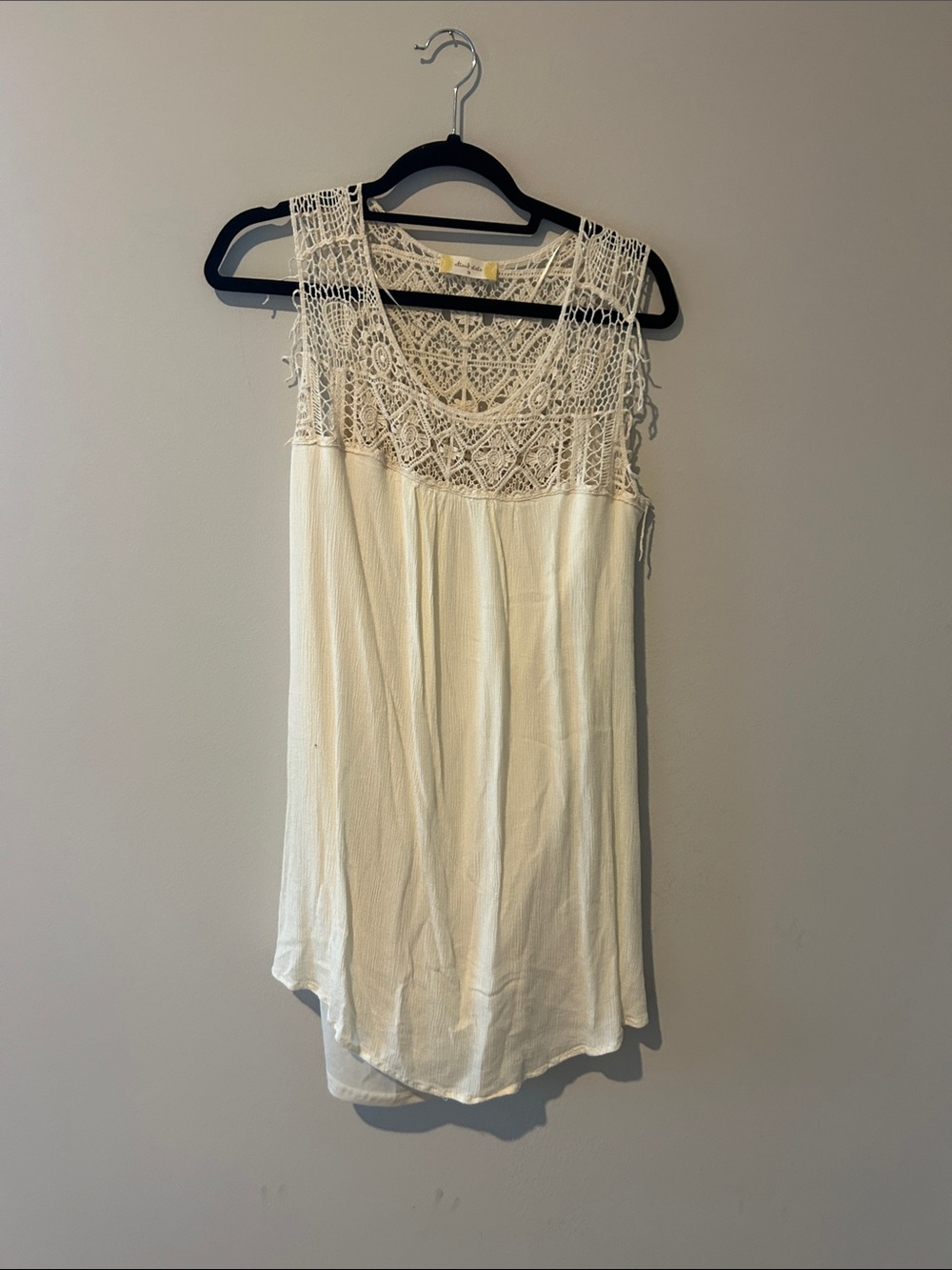 Altar’d State Women's Cream Crochet Yoke Sleeveless Tank Top